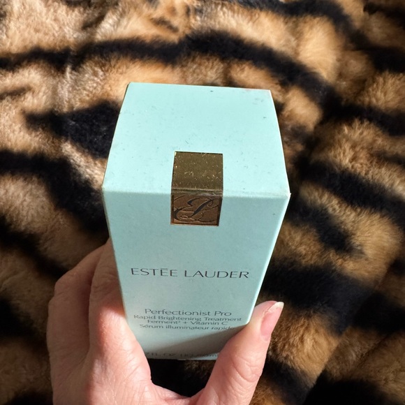 Estee Lauder Perfectionist Pro Serum Brightening Vit C Unopened - Picture 2 of 5